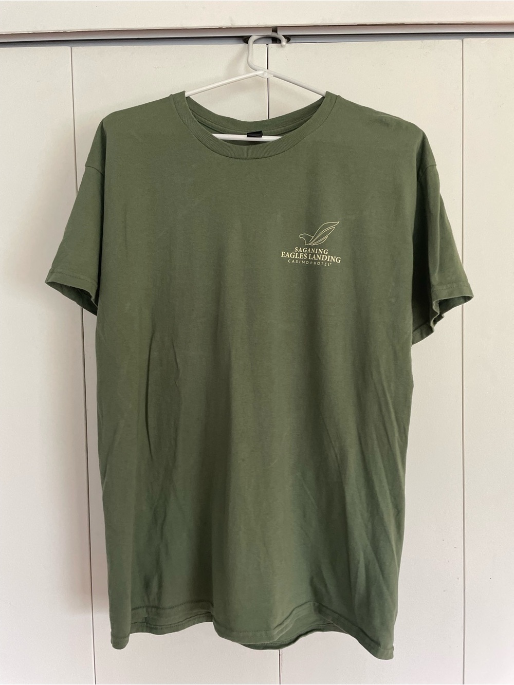 Men’s Large Gildan Hunting Graphic Olive Green Crewneck T-Shirt